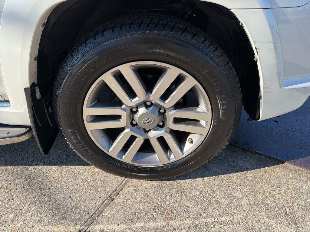 Toyota 4Runner Limited 2WD V6 2012