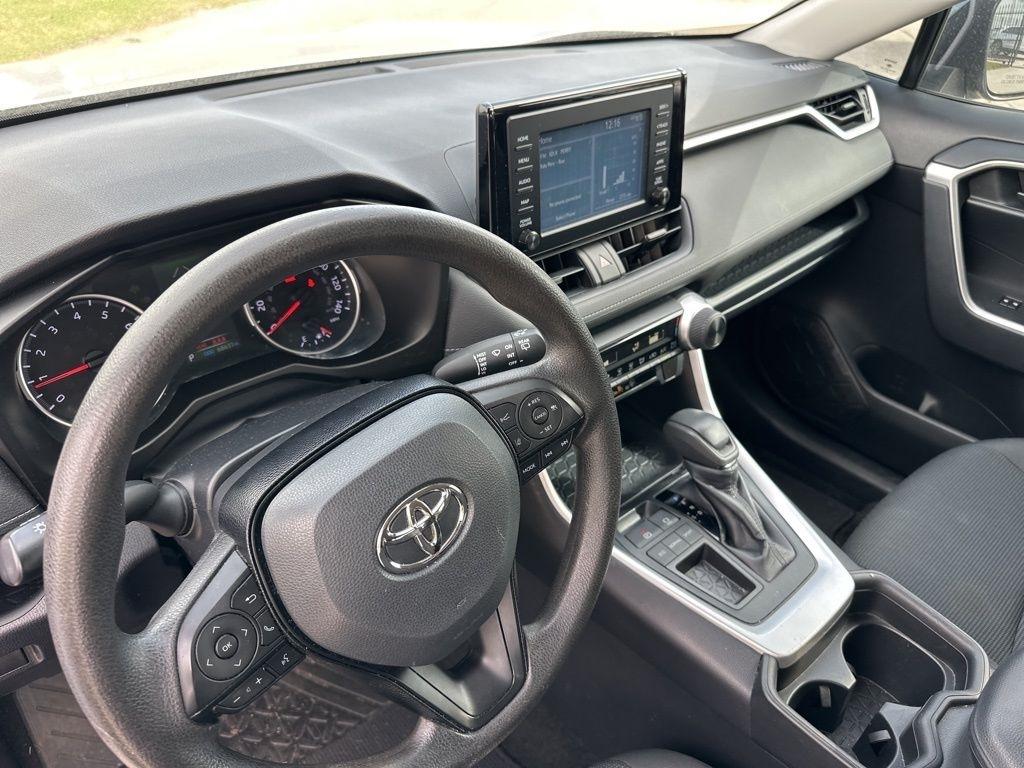 Toyota RAV4 LE 2019