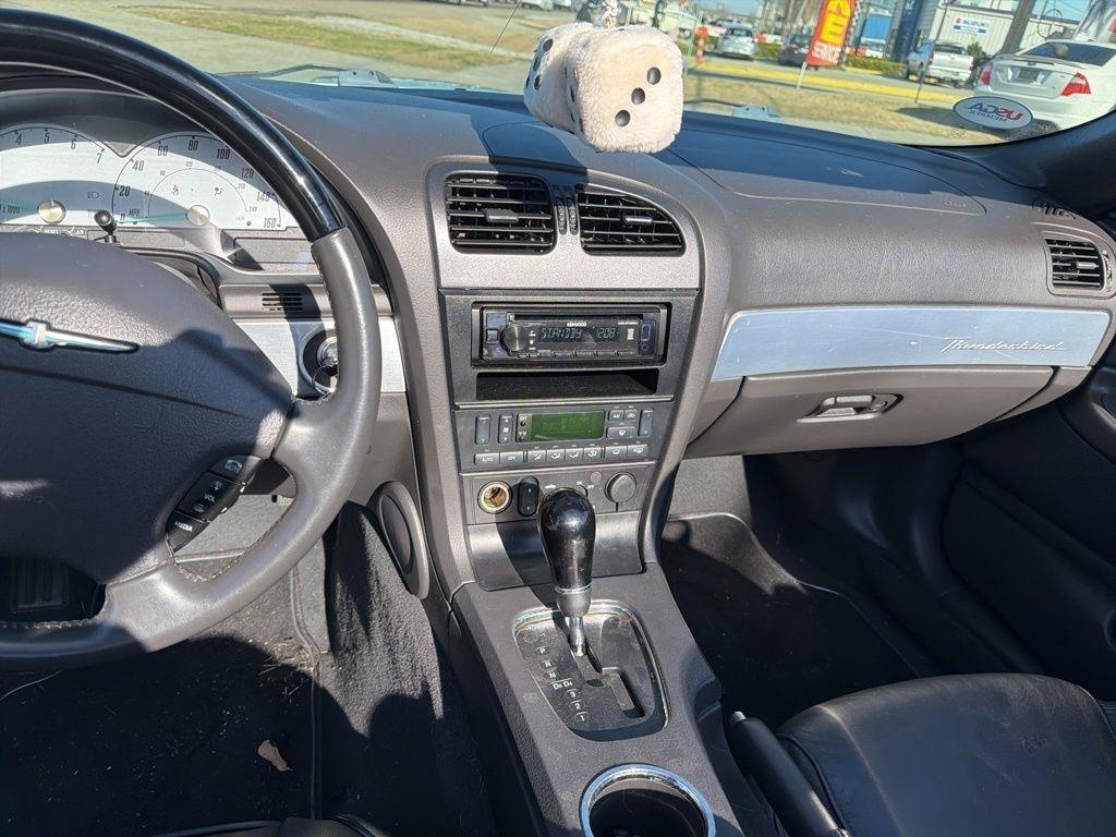 Ford Thunderbird Deluxe 2002