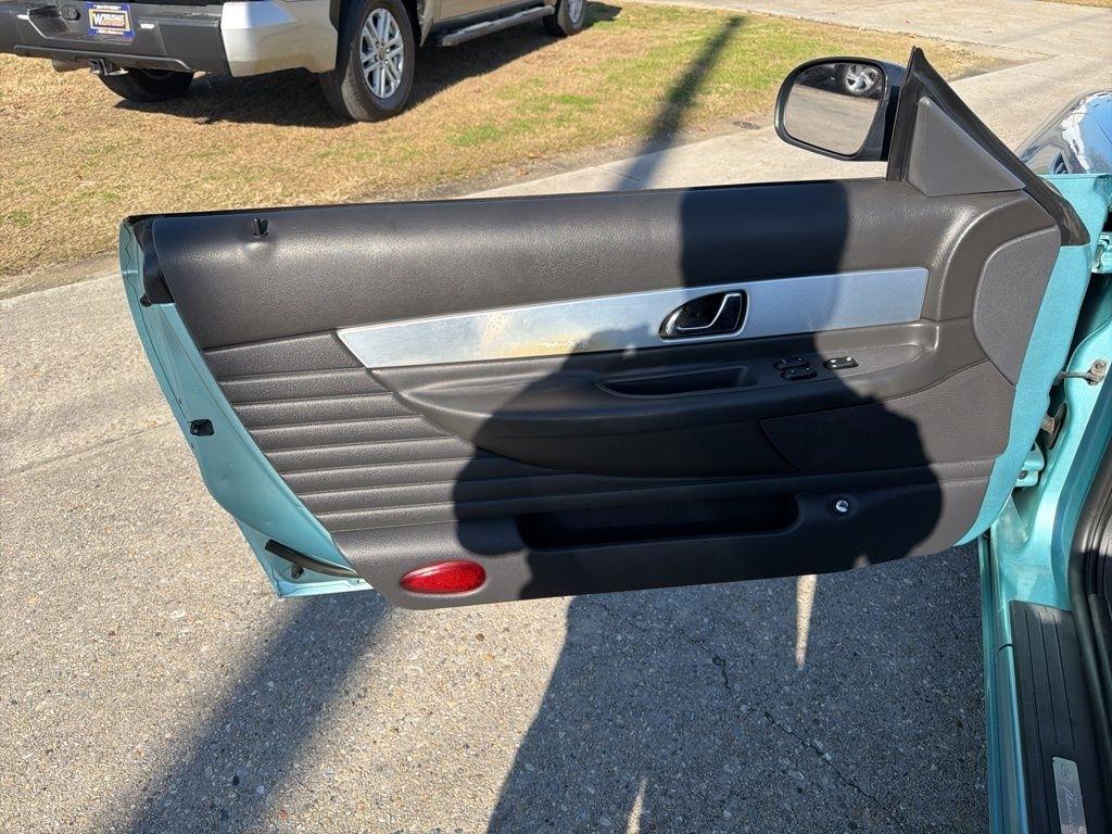 Ford Thunderbird Deluxe 2002