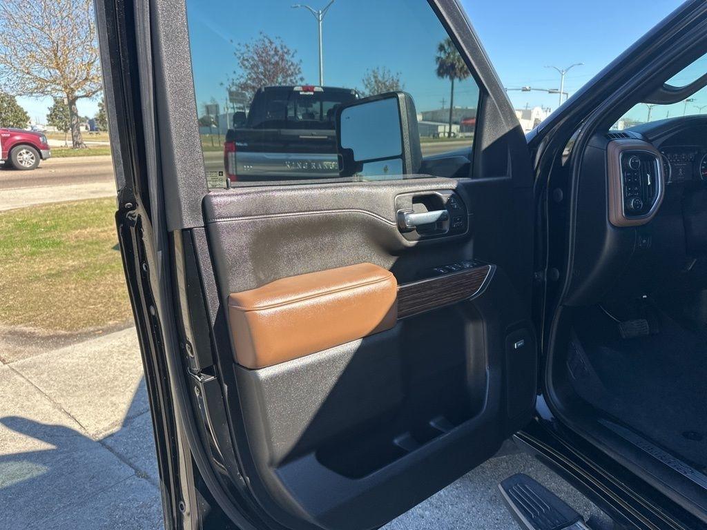 Chevrolet Silverado 3500HD High Country Crew Cab 4WD 2022