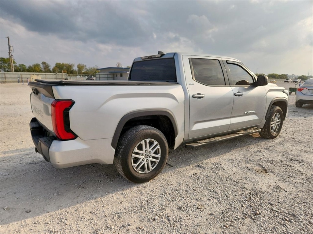 Toyota Tundra SR5 CrewMax 2WD 2022