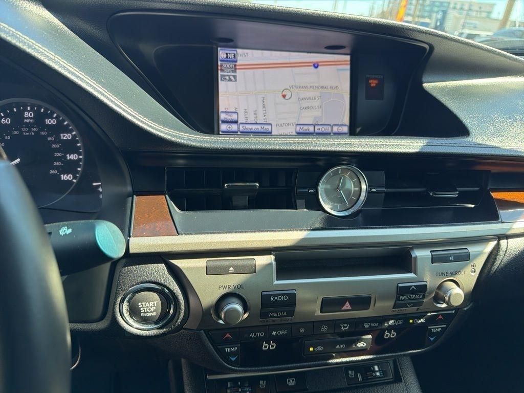 Lexus ES 350 Sedan 2014