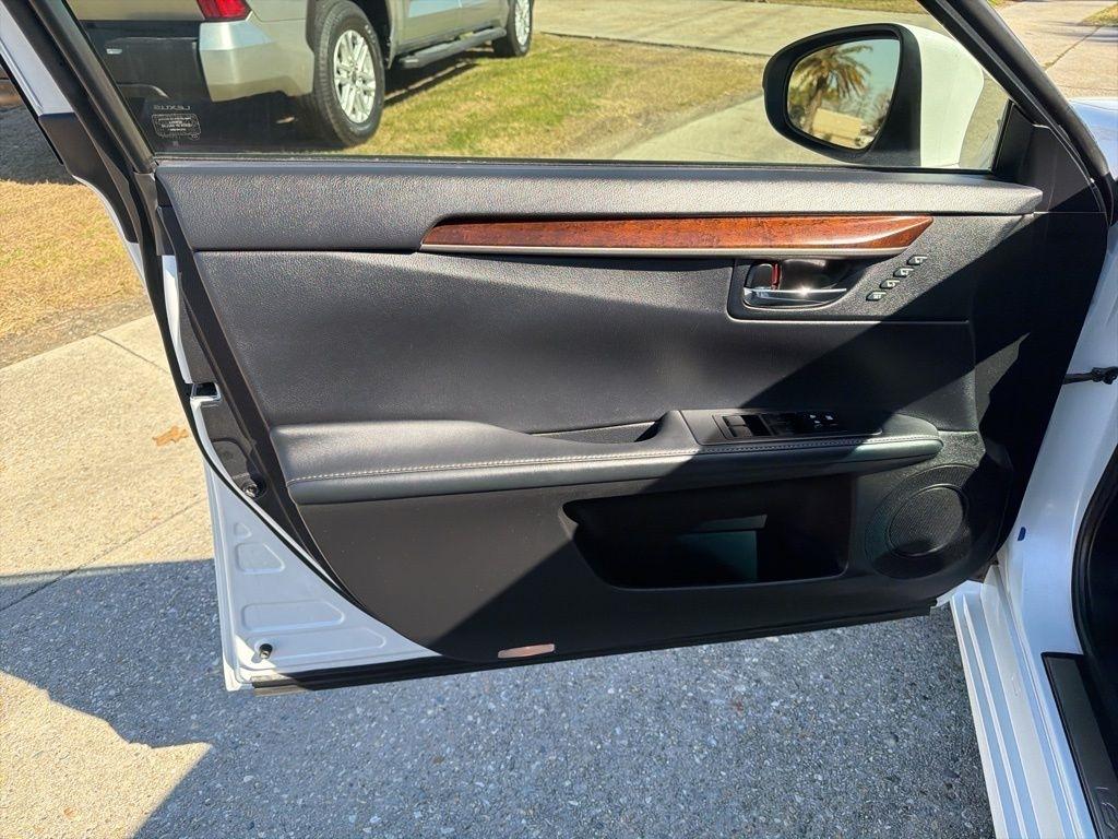 Lexus ES 350 Sedan 2014