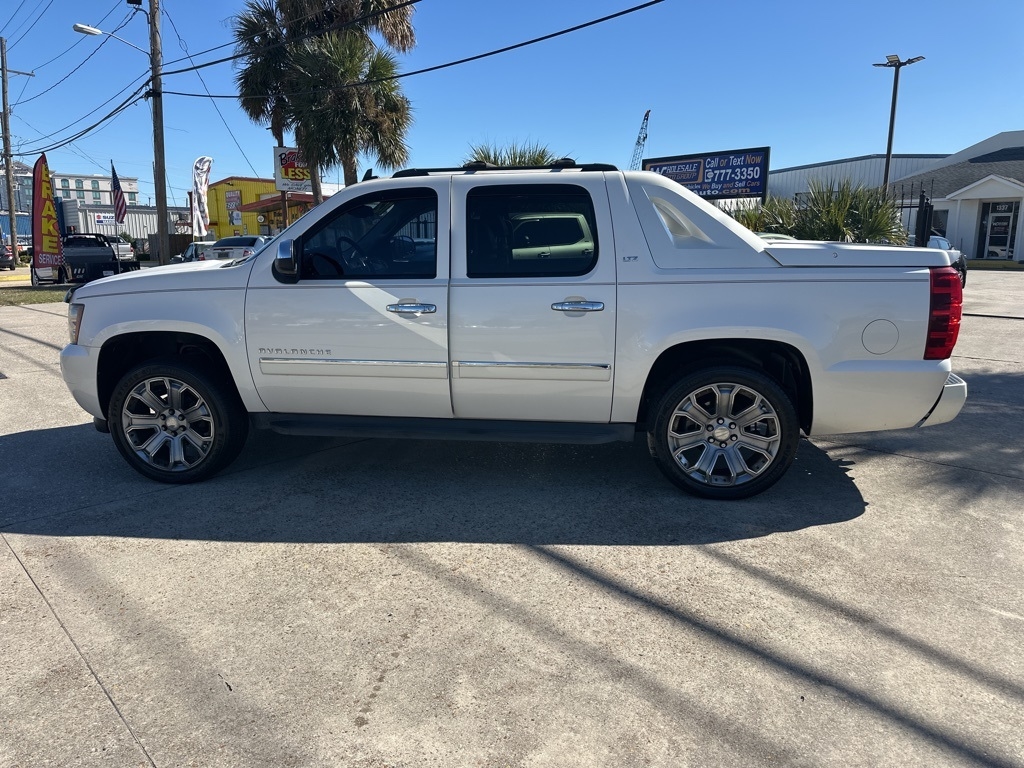 Chevrolet Avalanche LTZ 4WD 2012