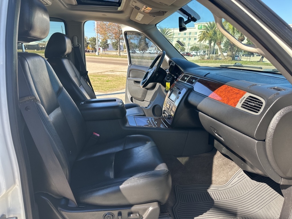 Chevrolet Avalanche LTZ 4WD 2012