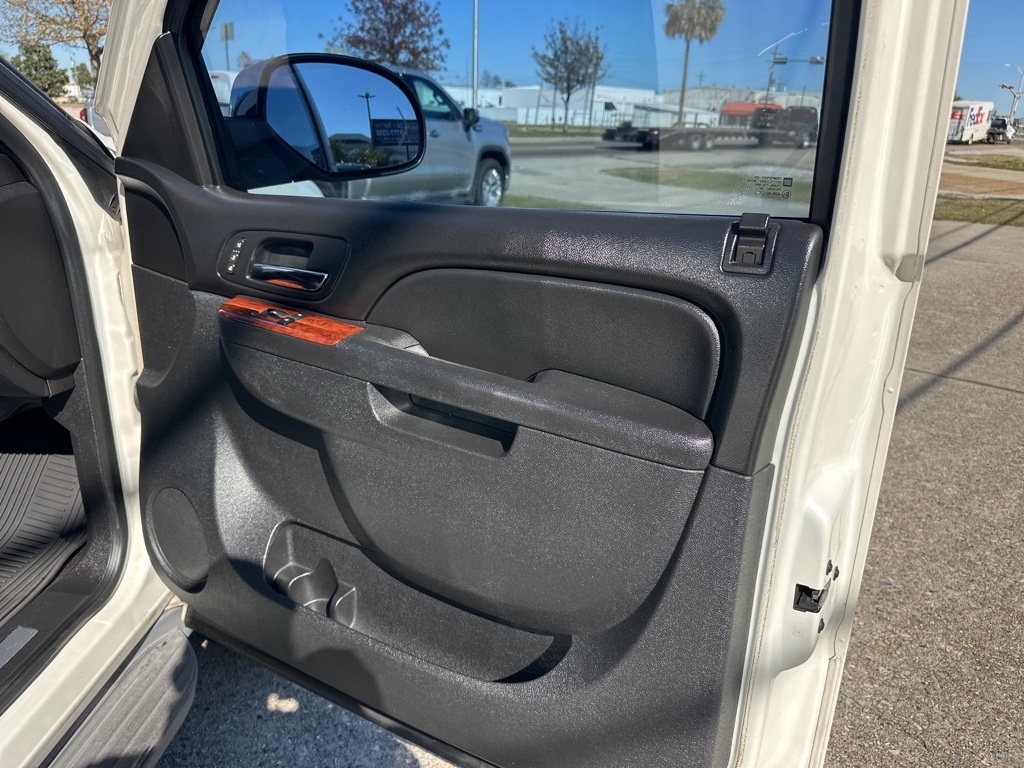 Chevrolet Avalanche LTZ 4WD 2012