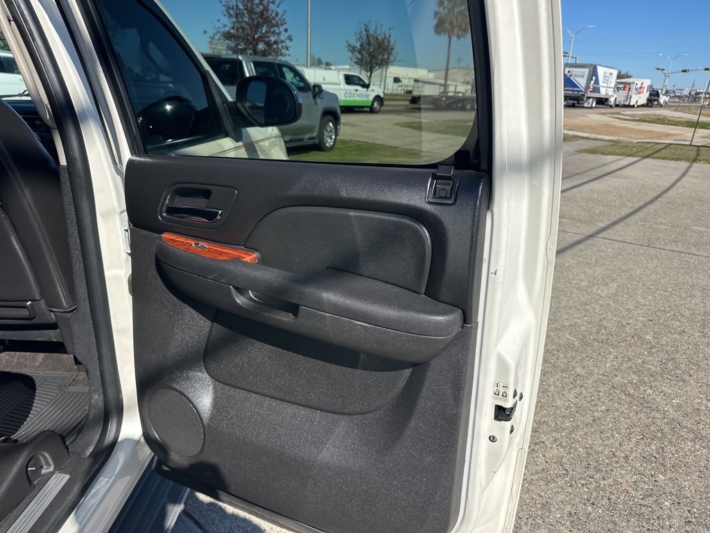 Chevrolet Avalanche LTZ 4WD 2012