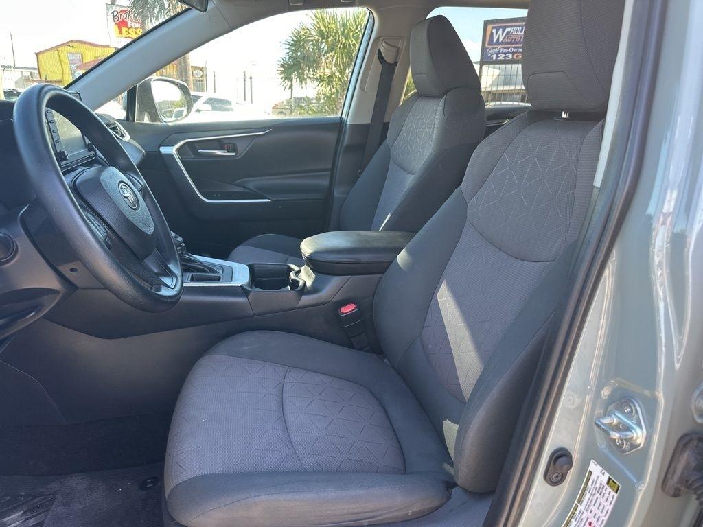 Toyota RAV4 XLE 2019