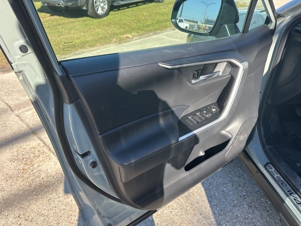 Toyota RAV4 XLE 2019