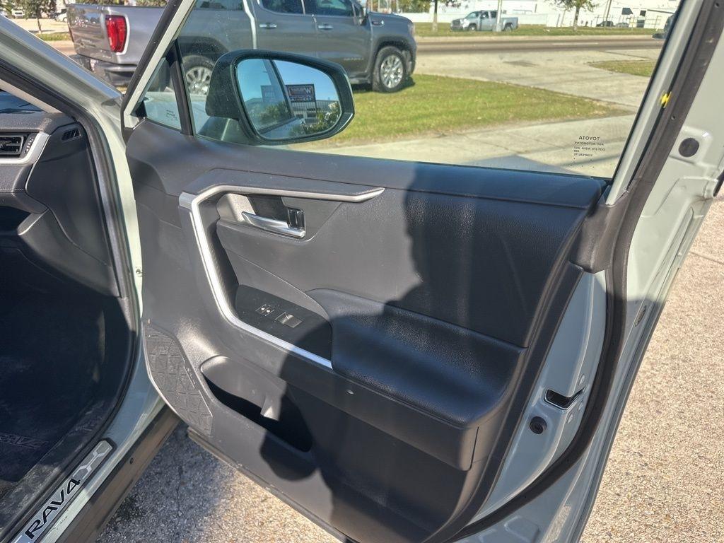 Toyota RAV4 XLE 2019