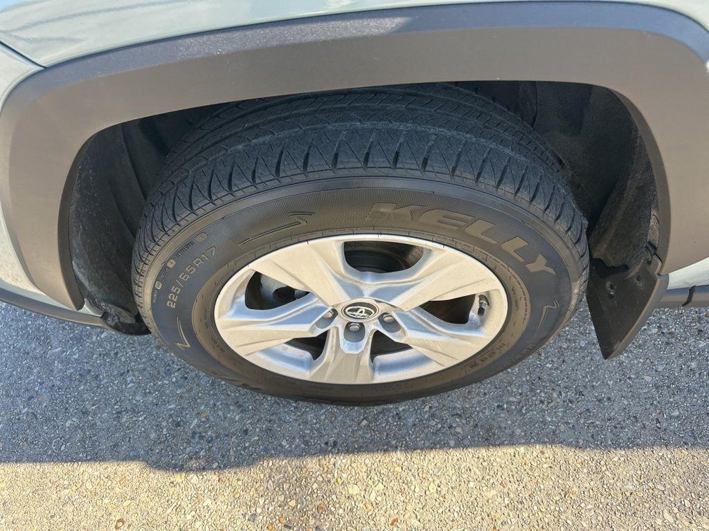 Toyota RAV4 XLE 2019