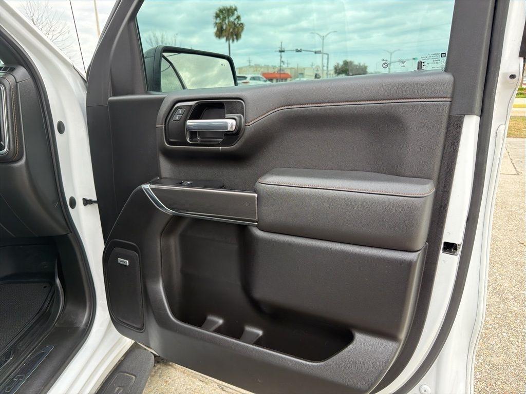 GMC Sierra 1500 Limited AT4 Crew Cab Long Box 4WD 2022