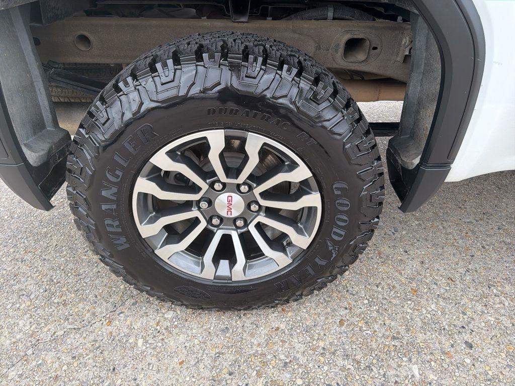 GMC Sierra 1500 Limited AT4 Crew Cab Long Box 4WD 2022