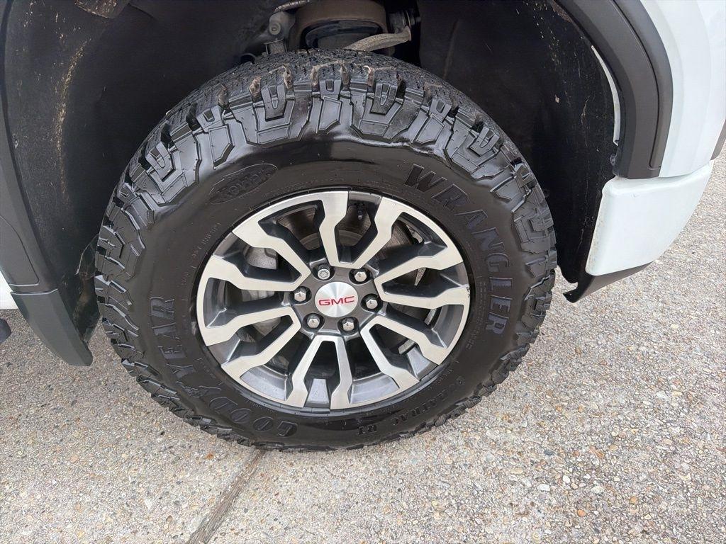 GMC Sierra 1500 Limited AT4 Crew Cab Long Box 4WD 2022