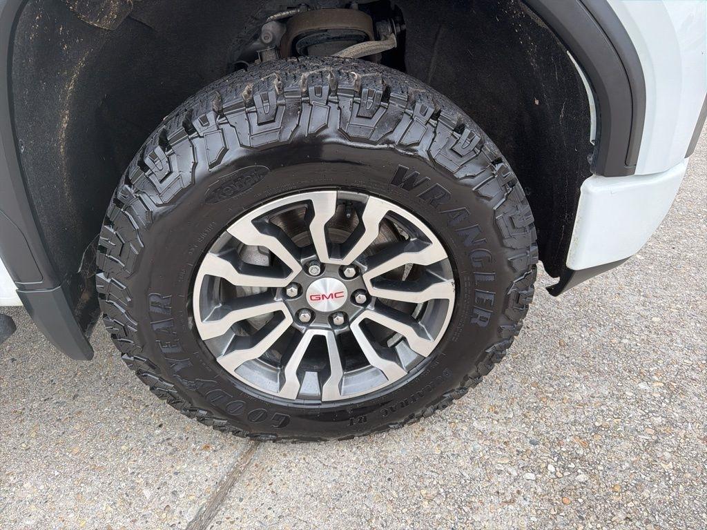 GMC Sierra 1500 Limited AT4 Crew Cab Long Box 4WD 2022