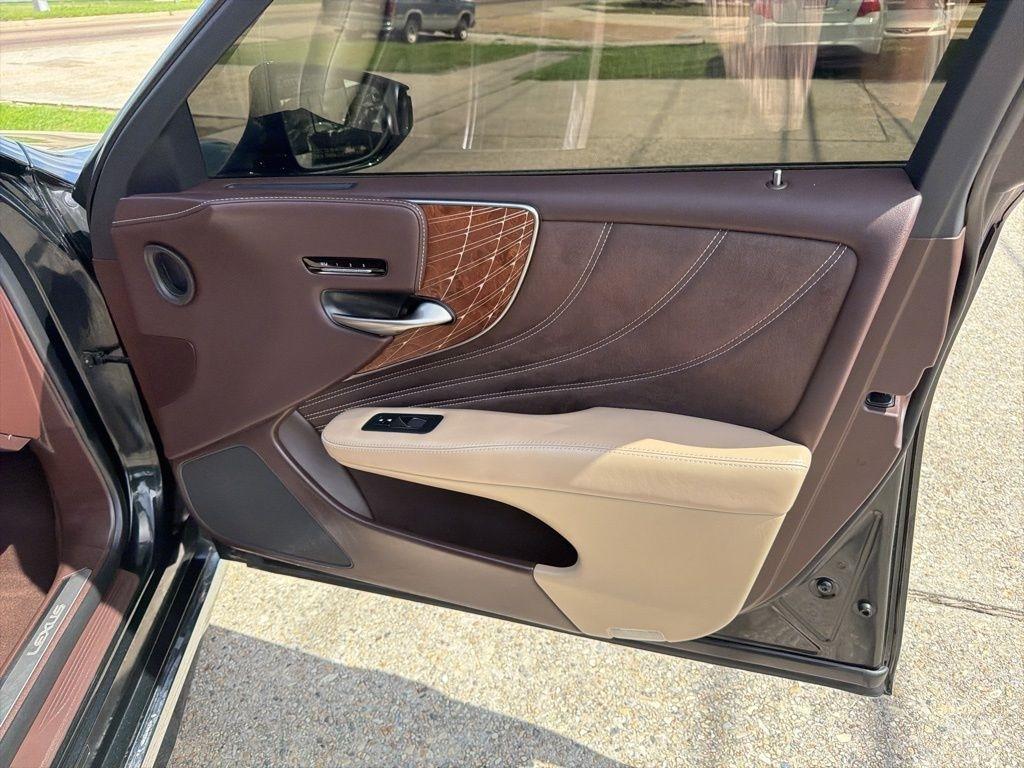 2020 Lexus LS Base - Photo 17