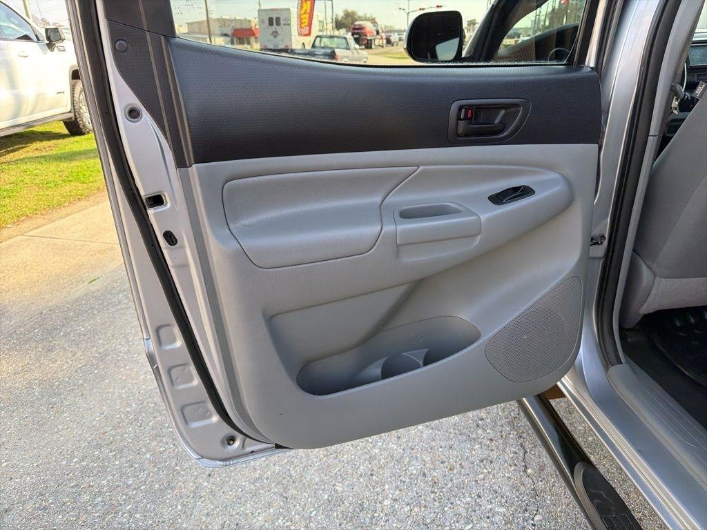 Toyota Tacoma PreRunner Double Cab V6 5AT 2WD 2015