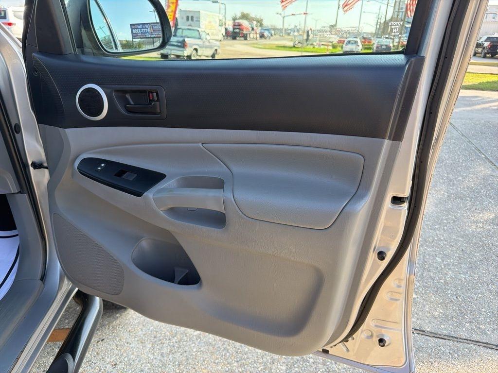 Toyota Tacoma PreRunner Double Cab V6 5AT 2WD 2015