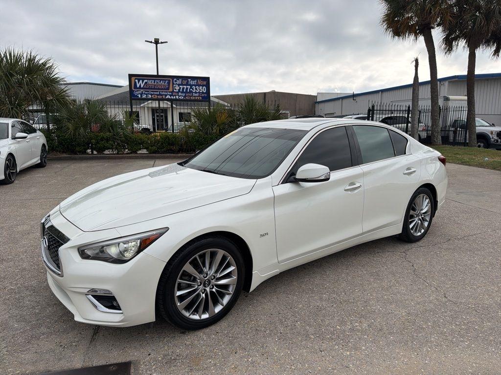 Infiniti Q50 3.0t LUXE 2018