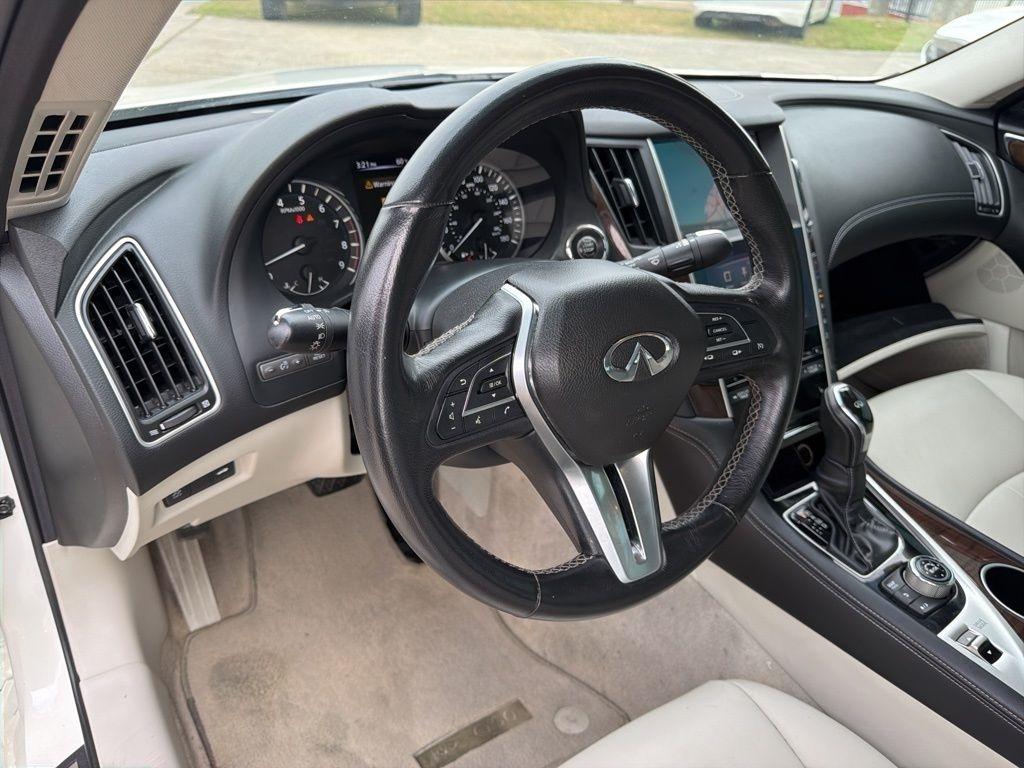 Infiniti Q50 3.0t LUXE 2018