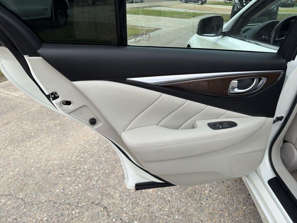 Infiniti Q50 3.0t LUXE 2018