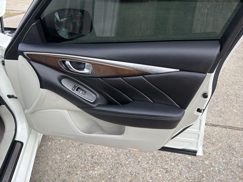 Infiniti Q50 3.0t LUXE 2018