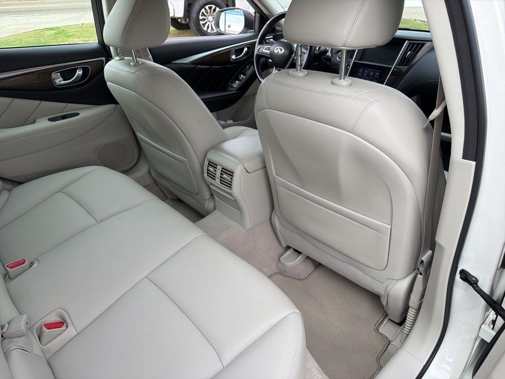 Infiniti Q50 3.0t LUXE 2018