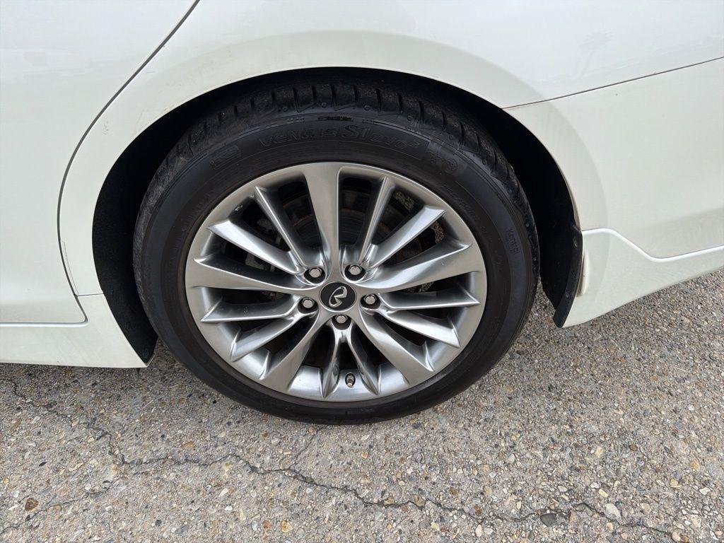 Infiniti Q50 3.0t LUXE 2018