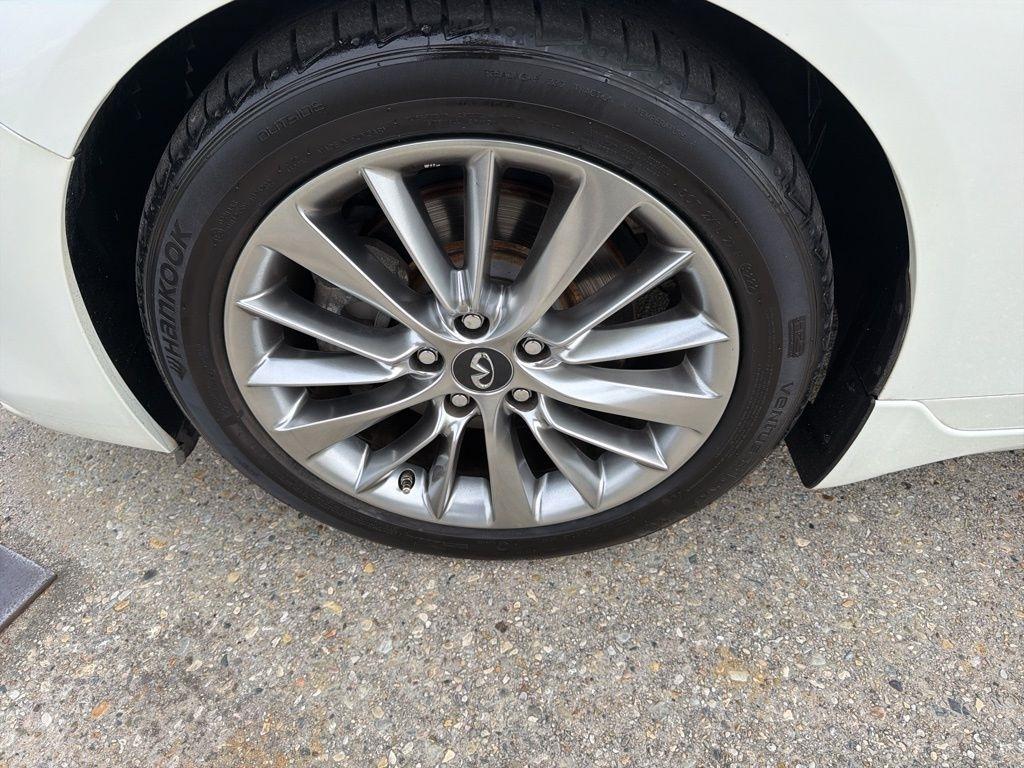 Infiniti Q50 3.0t LUXE 2018