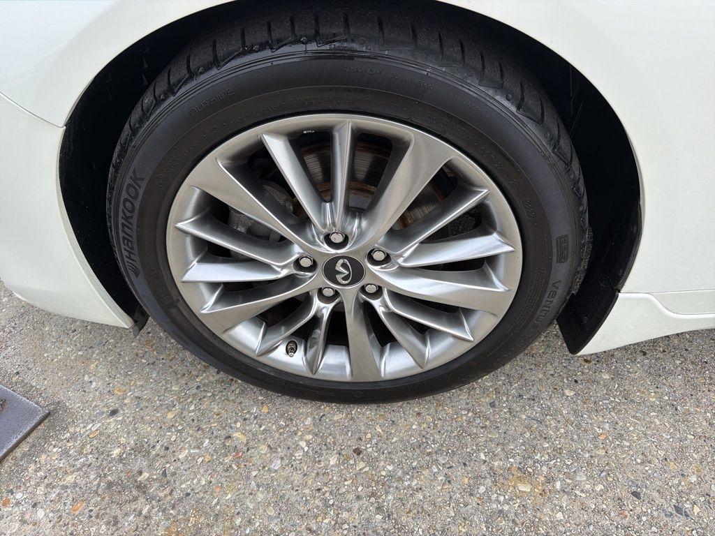 Infiniti Q50 3.0t LUXE 2018