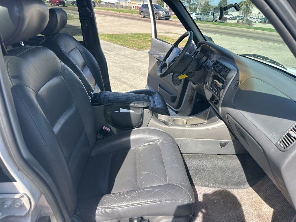 Ford Explorer Sport Trac 2WD 2001