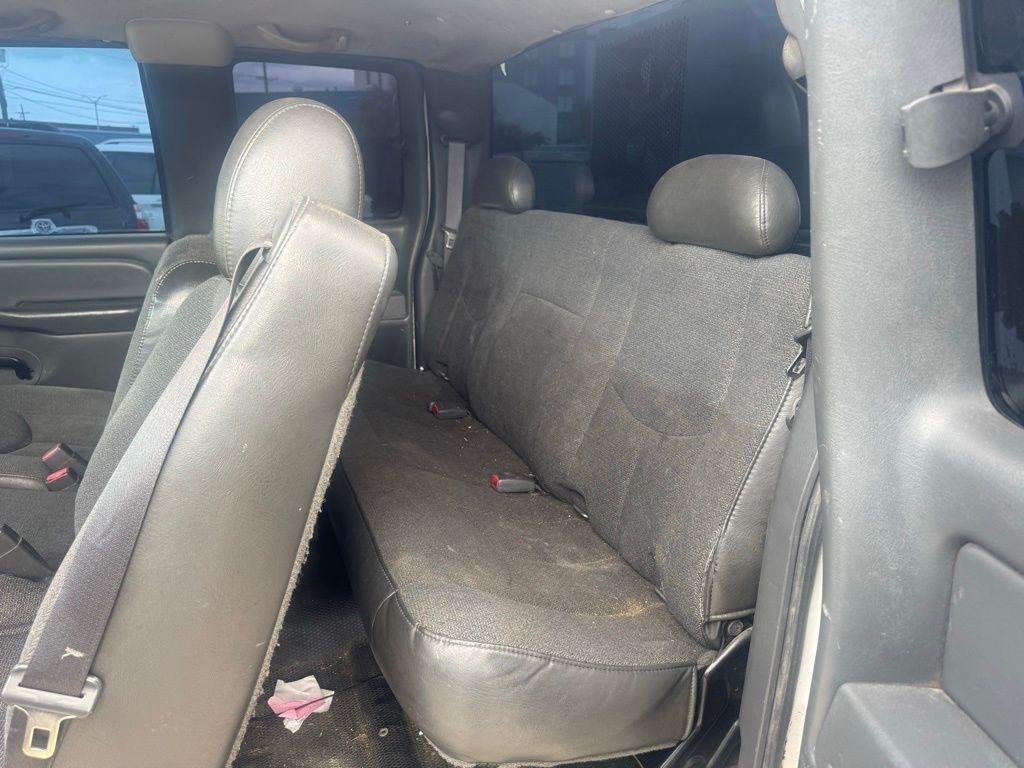 Chevrolet Silverado 2500HD Work Truck Ext. Cab Long Bed 2WD 2005