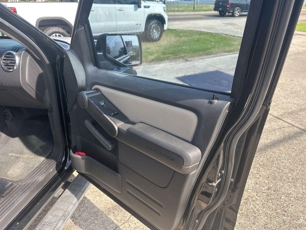 Ford Explorer Sport Trac Limited 4.0L 2WD 2007