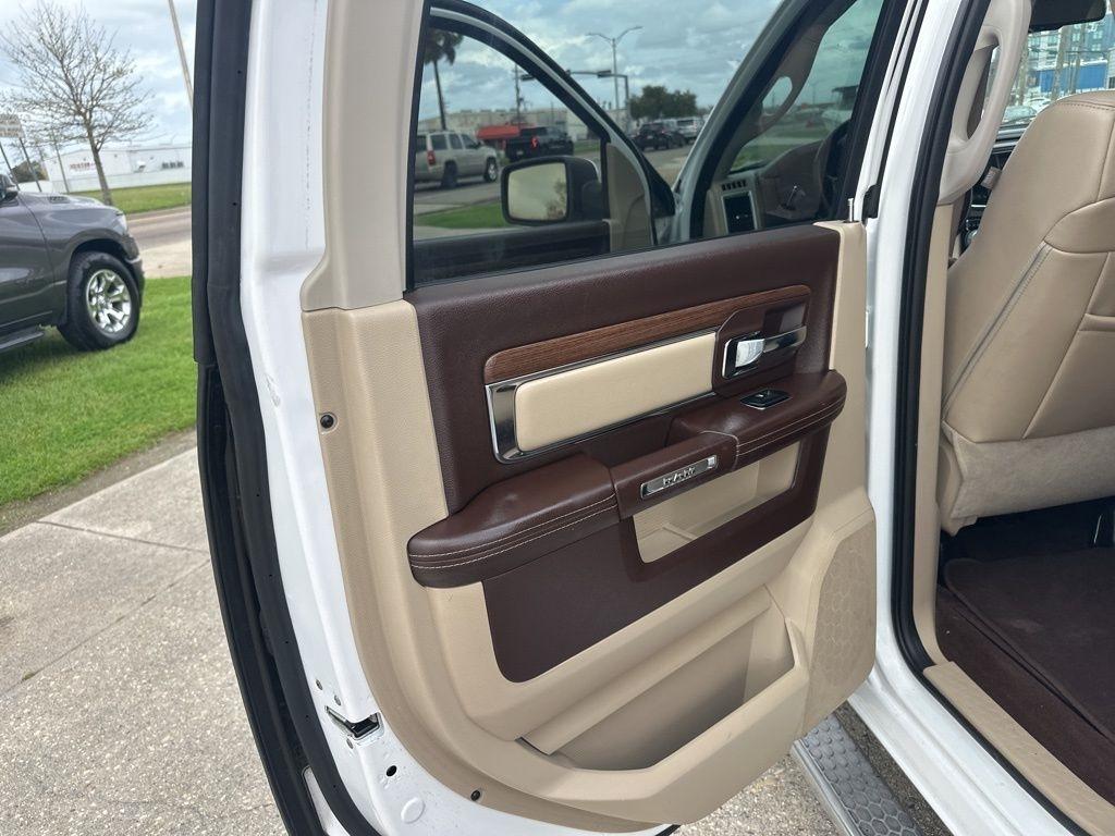 RAM 1500 Laramie Crew Cab SWB 4WD 2013