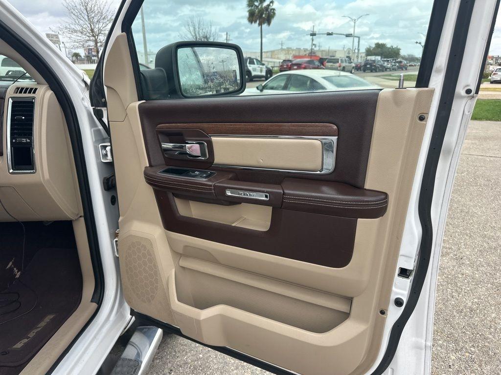 RAM 1500 Laramie Crew Cab SWB 4WD 2013