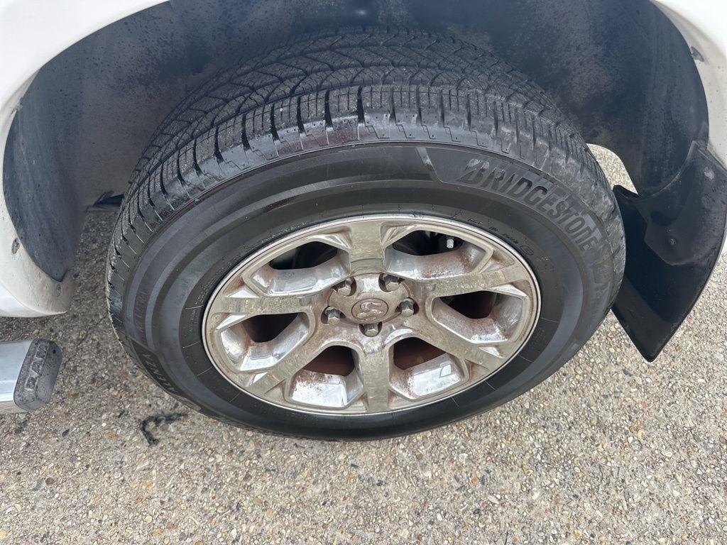 RAM 1500 Laramie Crew Cab SWB 4WD 2013