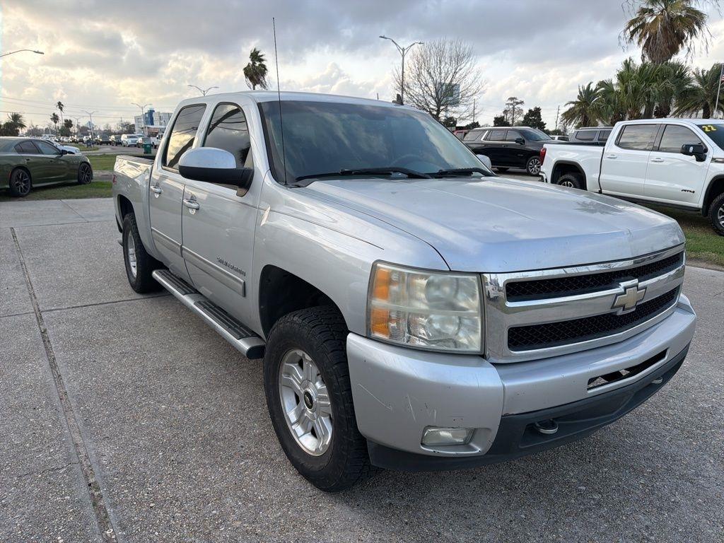 Chevrolet Silverado 1500 LTZ Crew Cab 4WD 2011