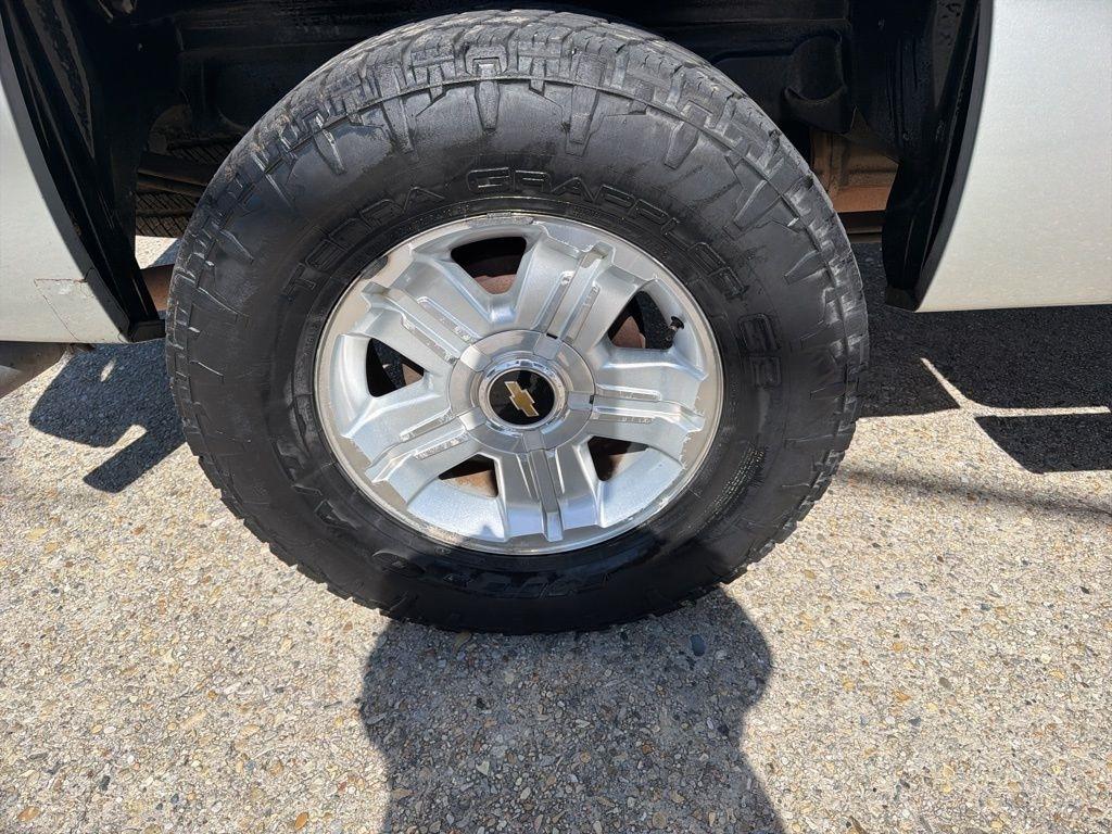 Chevrolet Silverado 1500 LTZ Crew Cab 4WD 2011