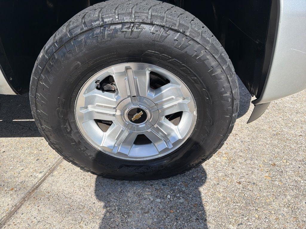 Chevrolet Silverado 1500 LTZ Crew Cab 4WD 2011