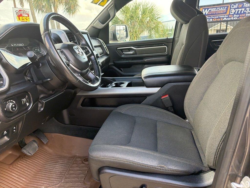 RAM 1500 Big Horn Crew Cab SWB 4WD 2020