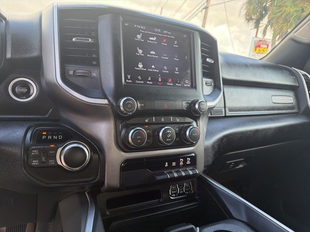 RAM 1500 Big Horn Crew Cab SWB 4WD 2020