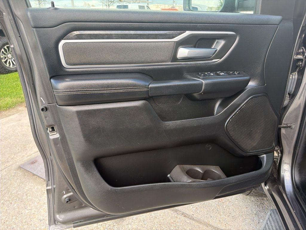 RAM 1500 Big Horn Crew Cab SWB 4WD 2020