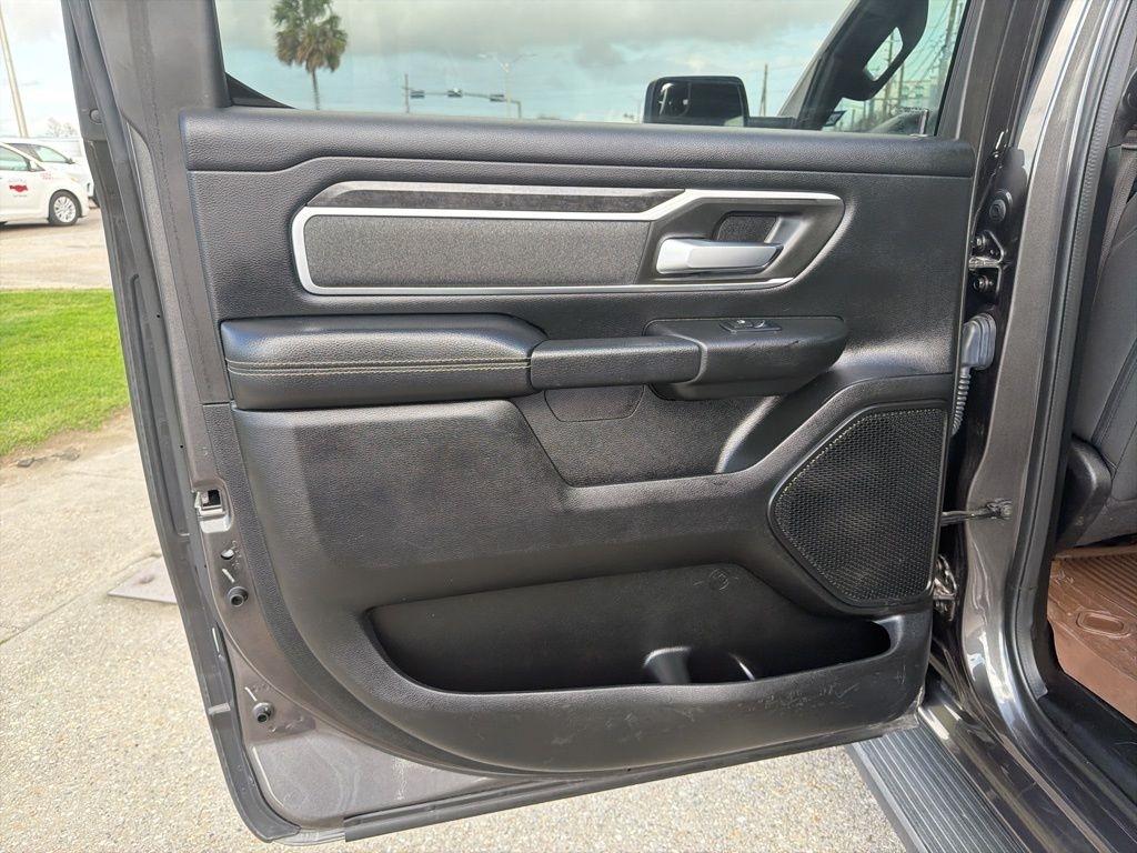 RAM 1500 Big Horn Crew Cab SWB 4WD 2020