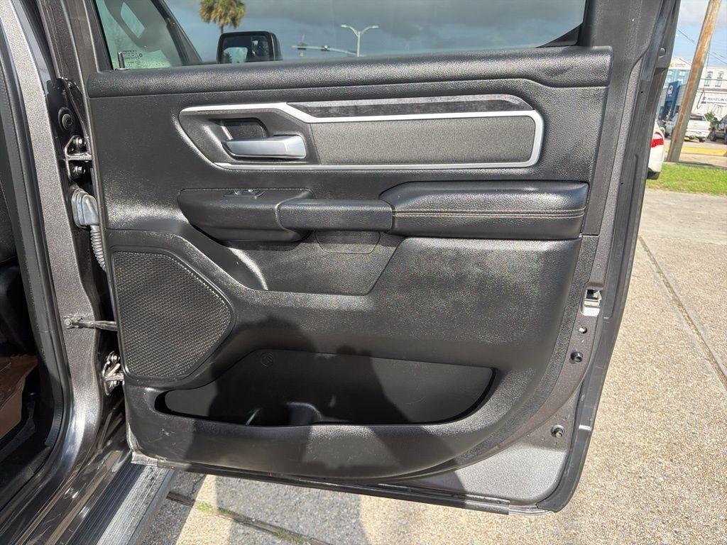 RAM 1500 Big Horn Crew Cab SWB 4WD 2020