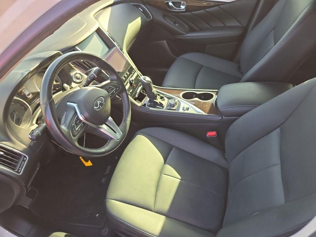 Infiniti Q50 3.0t LUXE 2018