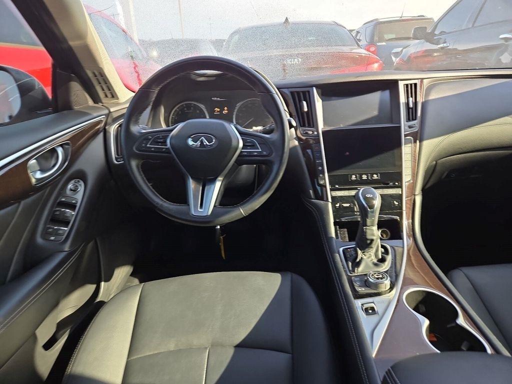 Infiniti Q50 3.0t LUXE 2018