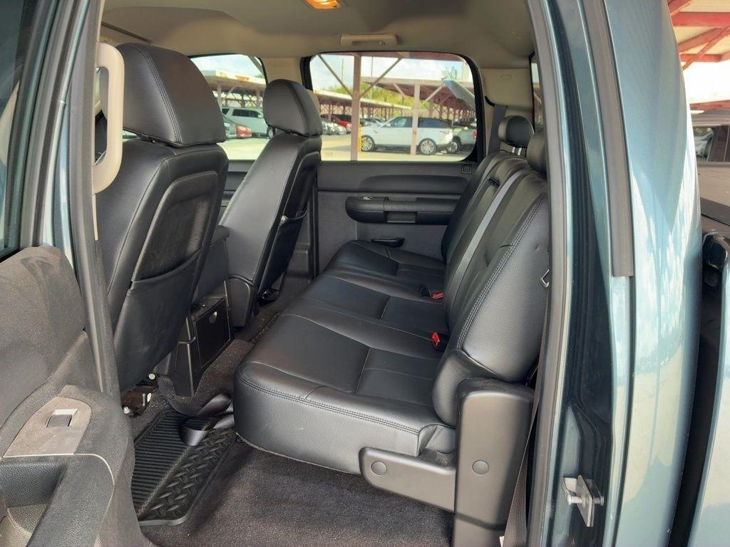 GMC Sierra 2500HD SLE Crew Cab 2WD 2014