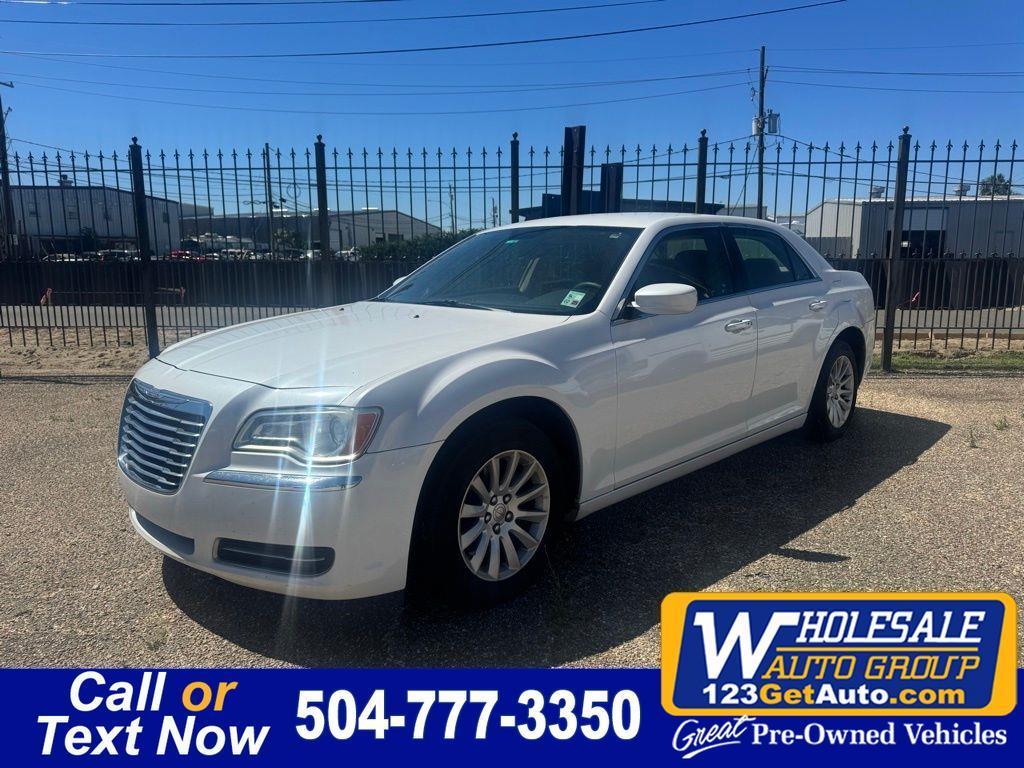 Chrysler 300 Base 2011