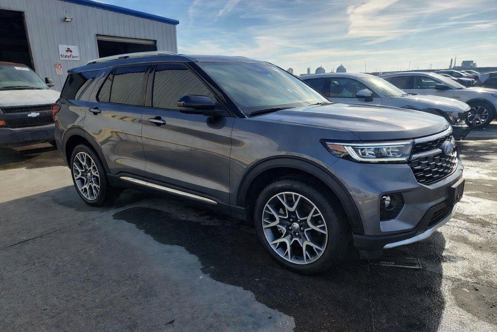 Ford Explorer Platinum AWD 2025